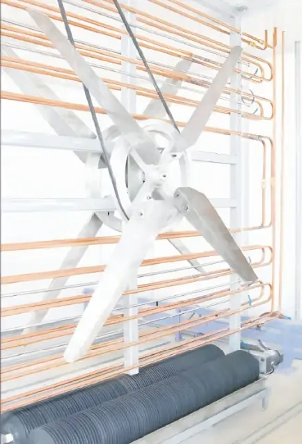 Fan and humidification system inside the single-stage incubator