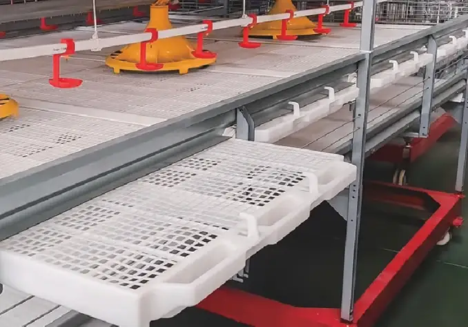 Pull-type soft PP plastic slat floor extended from the cage